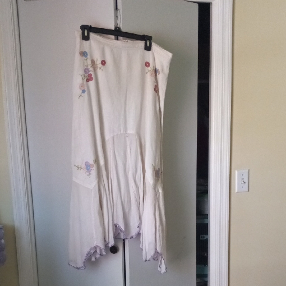 J. Jill Cream High Low Skirt with Floral Embroidery